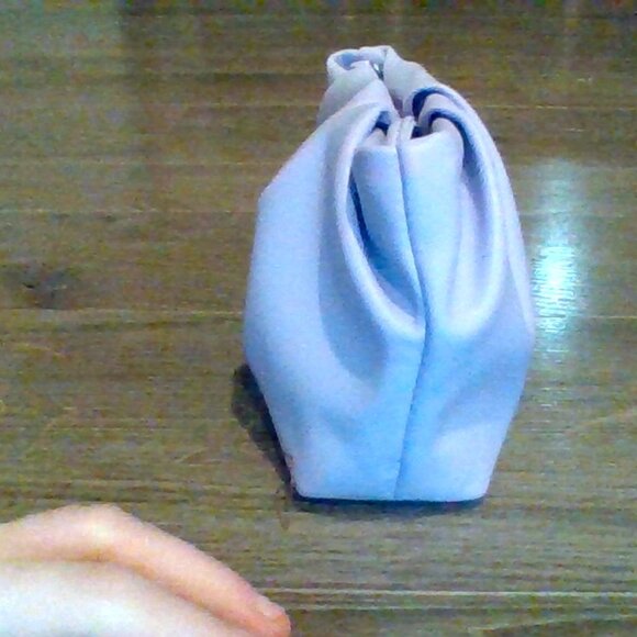 Purse - Picture 2 of 4